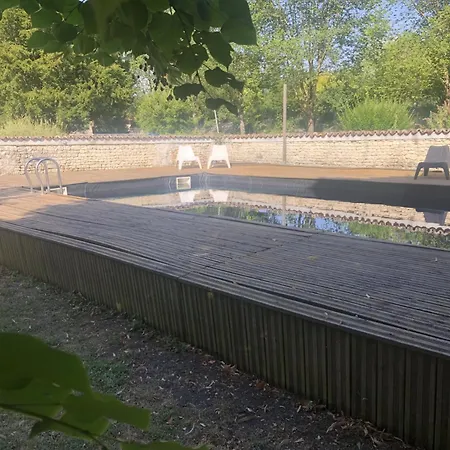 Ignazio Avec Jaccuzi Lit Rond Et Jardin Avec Piscine